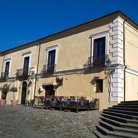 Palazzo Pancaro Bed & Breakfast