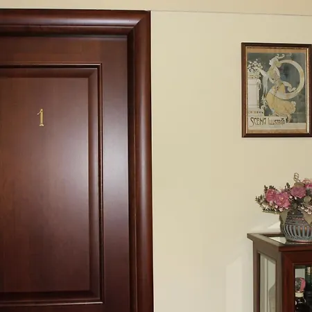 Palazzo Pancaro Nocleg ze śniadaniem 3*